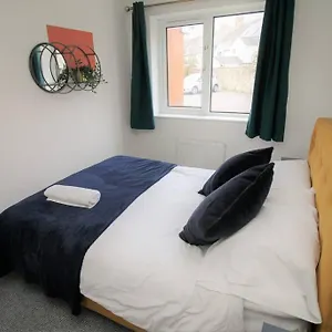 two-bed-apartment-with-free-private-parking-by-property-promise.cardiffhotelswales.com/